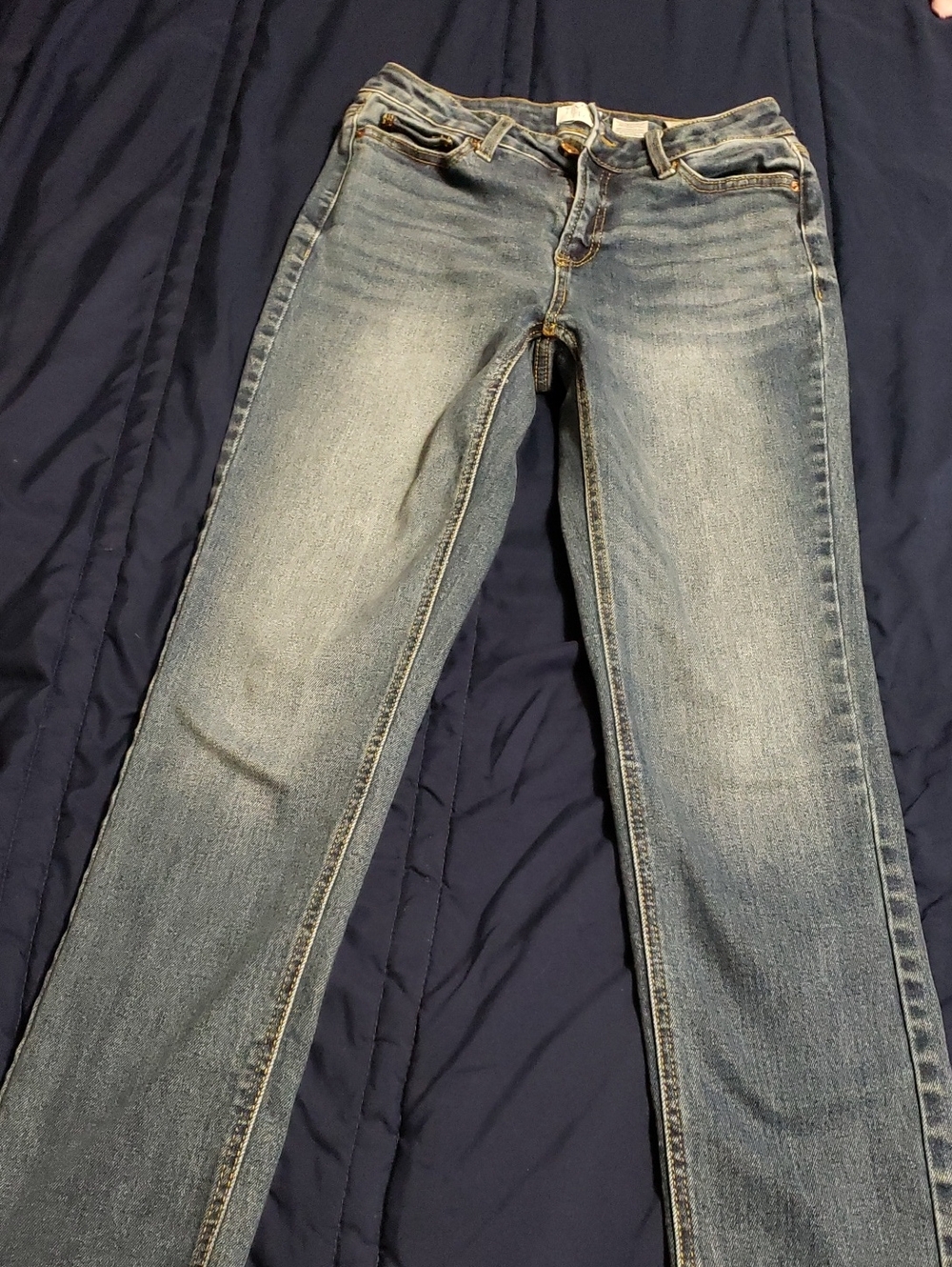 Time and Tru Women's Faded Blue Skinny Jeans